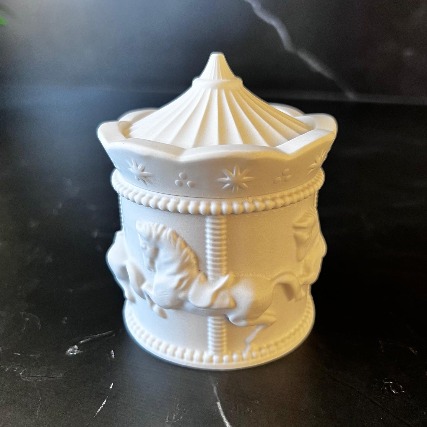 Weihnachtskarussell – Handgefertigte Duftkerze aus Sojawachs