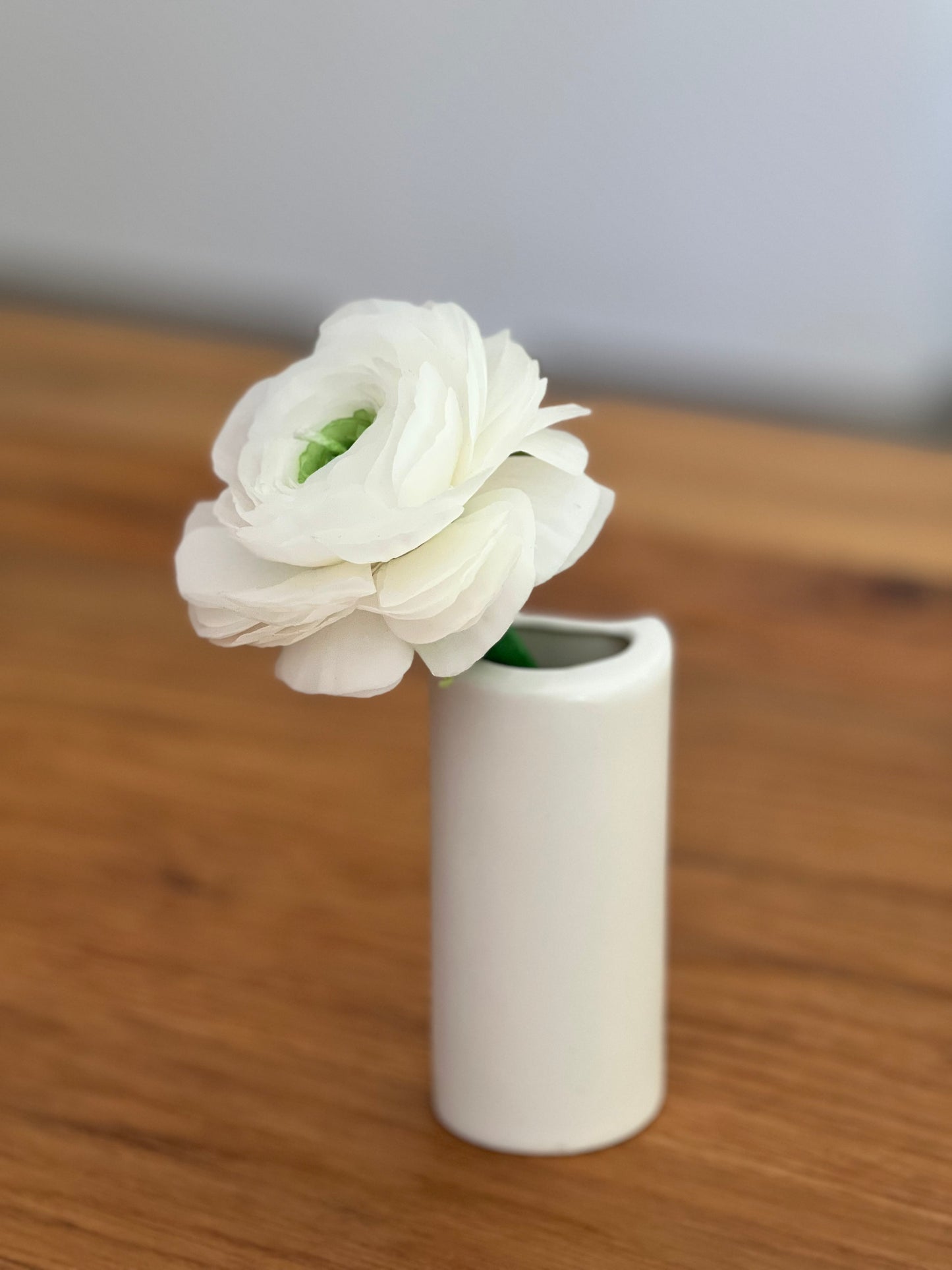 Ranunkel-Designkerze – Handgefertigte Blumenkerze